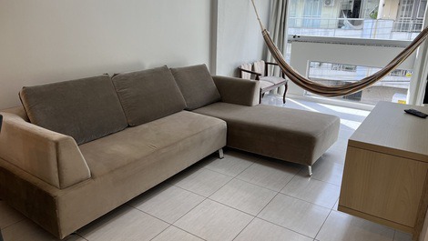 Large Apartment with 03 bedrooms in Praia de Bombas