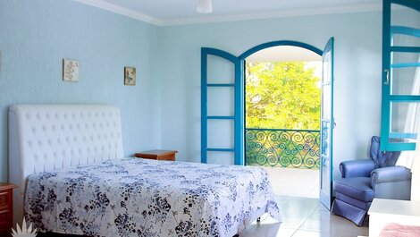 Suíte com uma cama  queen e uma de solteiro