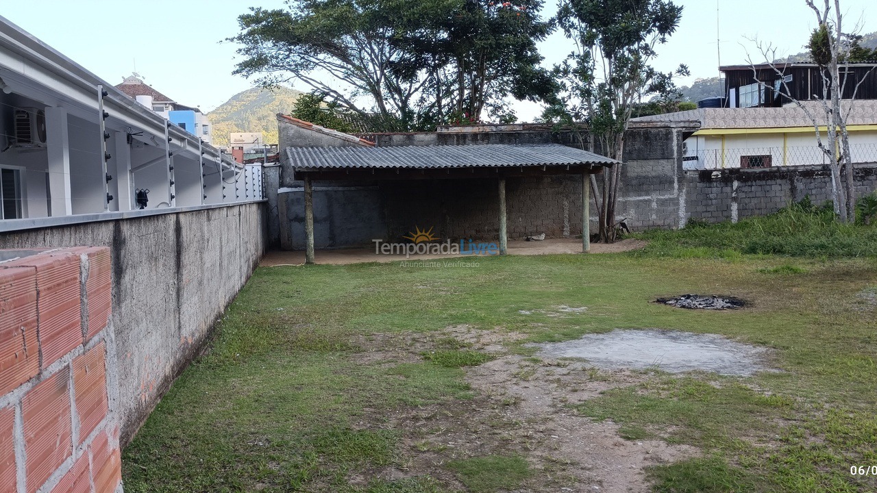 House for vacation rental in Ubatuba (Praia das Toninhas)