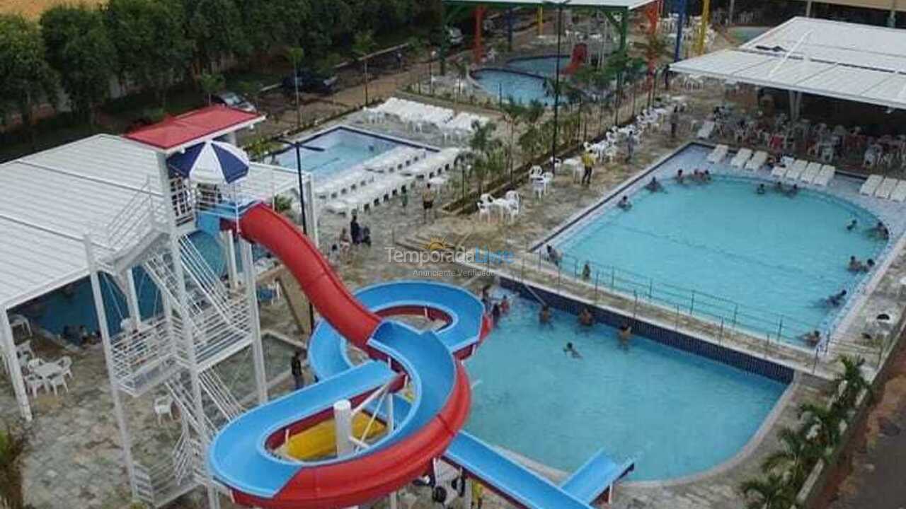 Apartamento para alquiler de vacaciones em Caldas Novas (Grupo Diroma Fiore)