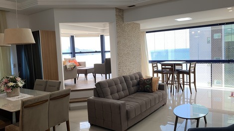 FRONT AV. GREAT AP FOR 10 PEOPLE