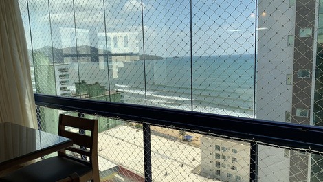 FRONT AV. GREAT AP FOR 10 PEOPLE