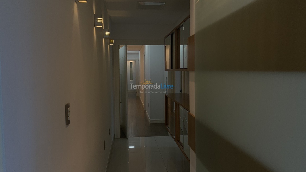 Apartment for vacation rental in Itapema (Meia Praia)