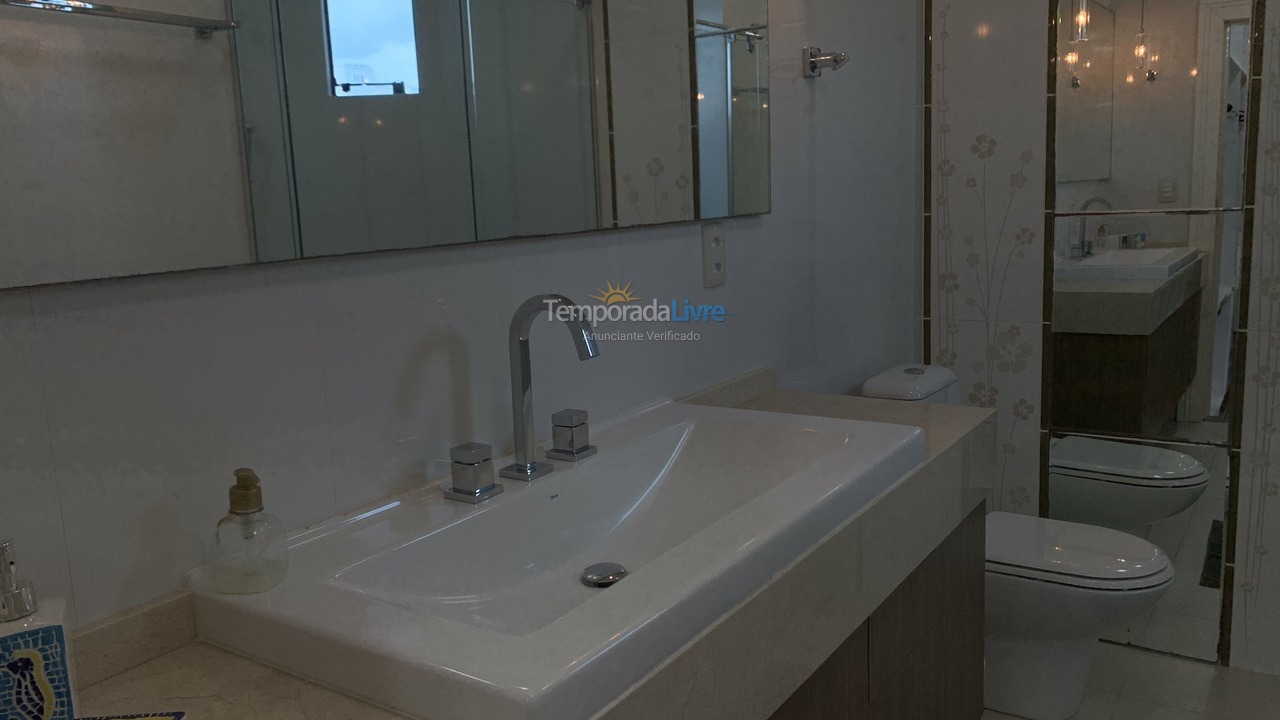 Apartment for vacation rental in Itapema (Meia Praia)