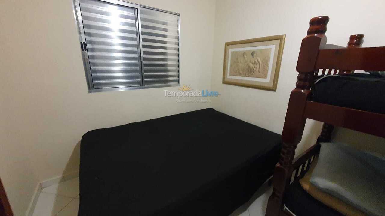 Apartamento para aluguel de temporada em Ubatuba (Praia das Toninhas)