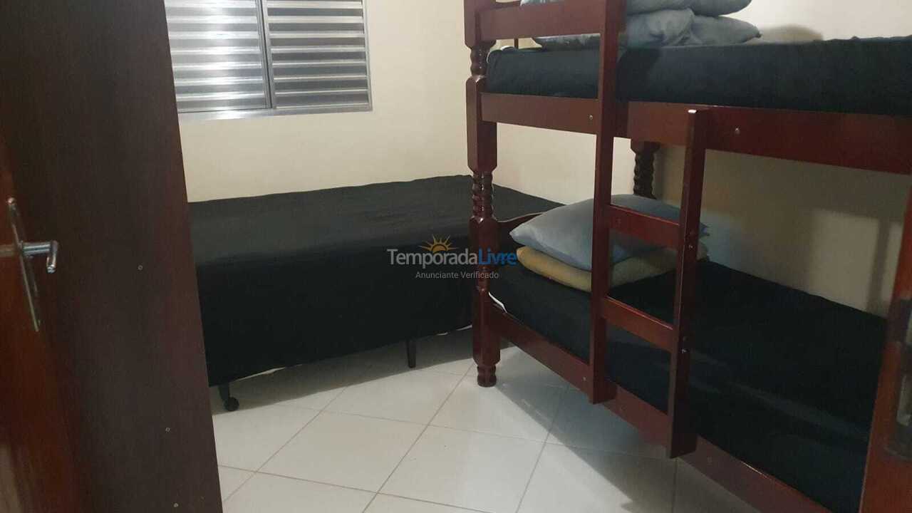 Apartamento para aluguel de temporada em Ubatuba (Praia das Toninhas)