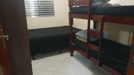 Dormitório 1 - beliche / armário