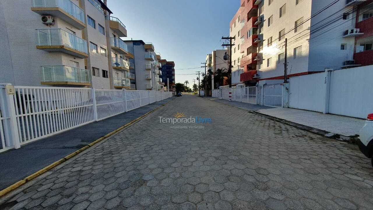 Apartamento para aluguel de temporada em Ubatuba (Praia das Toninhas)