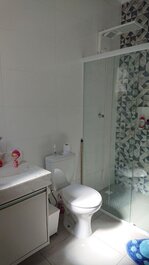 Beautiful House with Swimming Pool, Barbecue, Wifi, 700m from Massaguaçu Beach