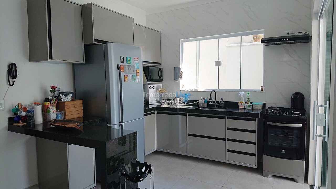 House for vacation rental in Caraguatatuba (Massaguaçu)