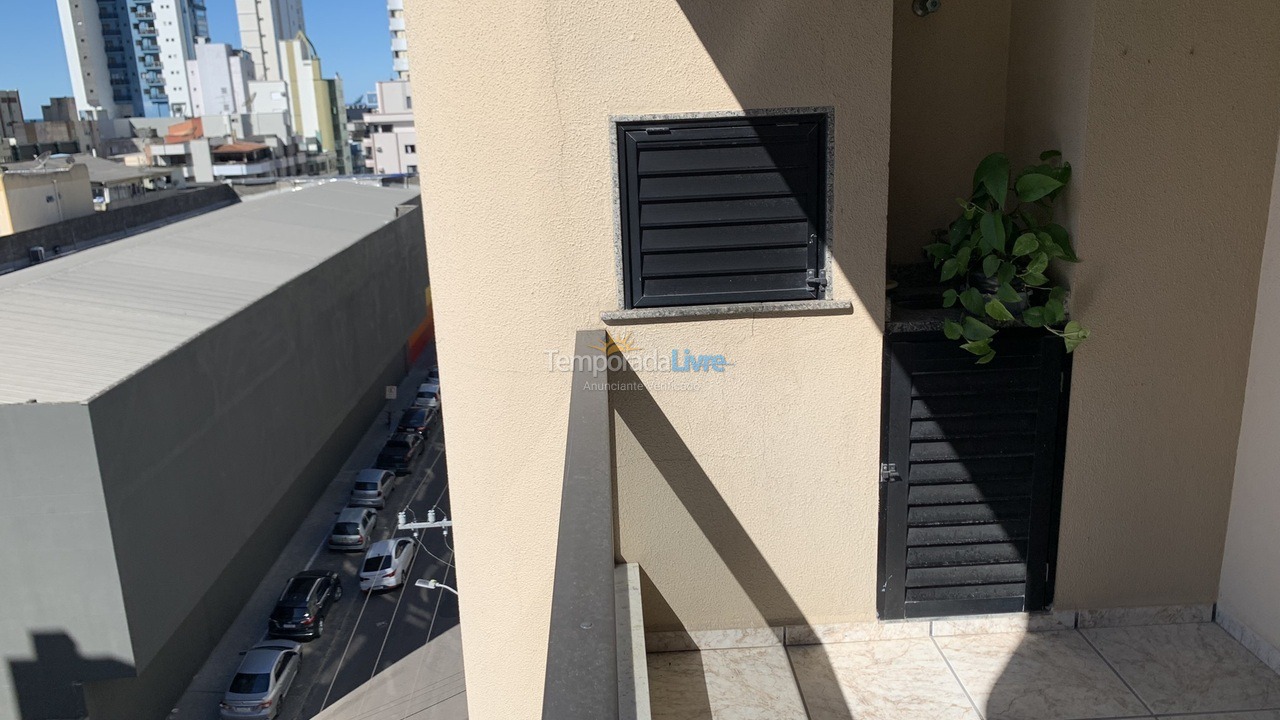 Apartamento para aluguel de temporada em Itapema (Meia Praia)