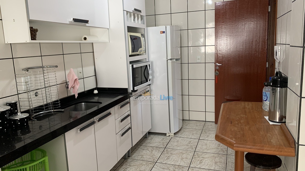 Apartamento para aluguel de temporada em Itapema (Meia Praia)