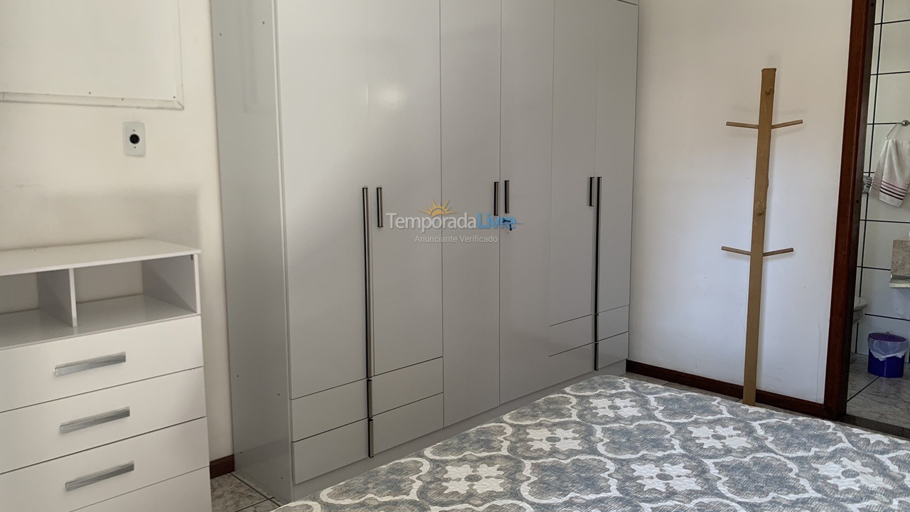 Apartamento para aluguel de temporada em Itapema (Meia Praia)