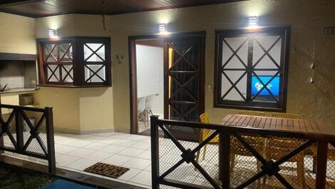 L2 - Casa em Condomínio fechado frente à praia de Maresias