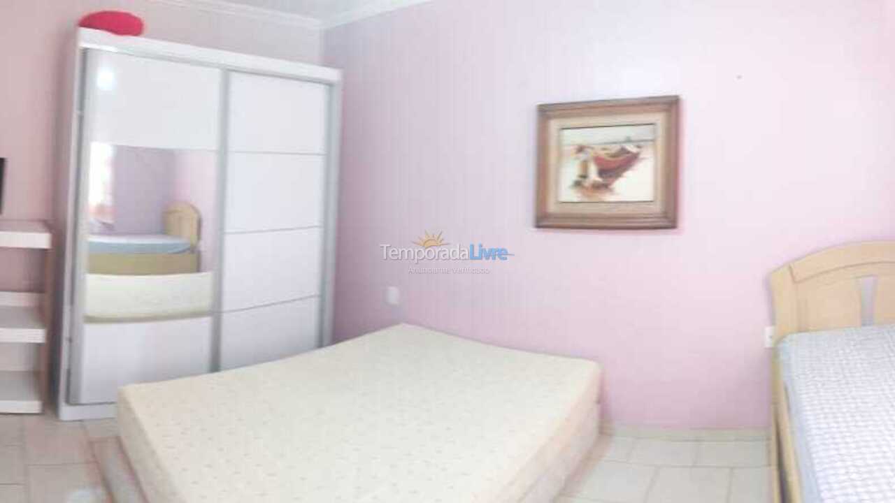 Casa para aluguel de temporada em Maricá (Praia de Itaipuaçu)