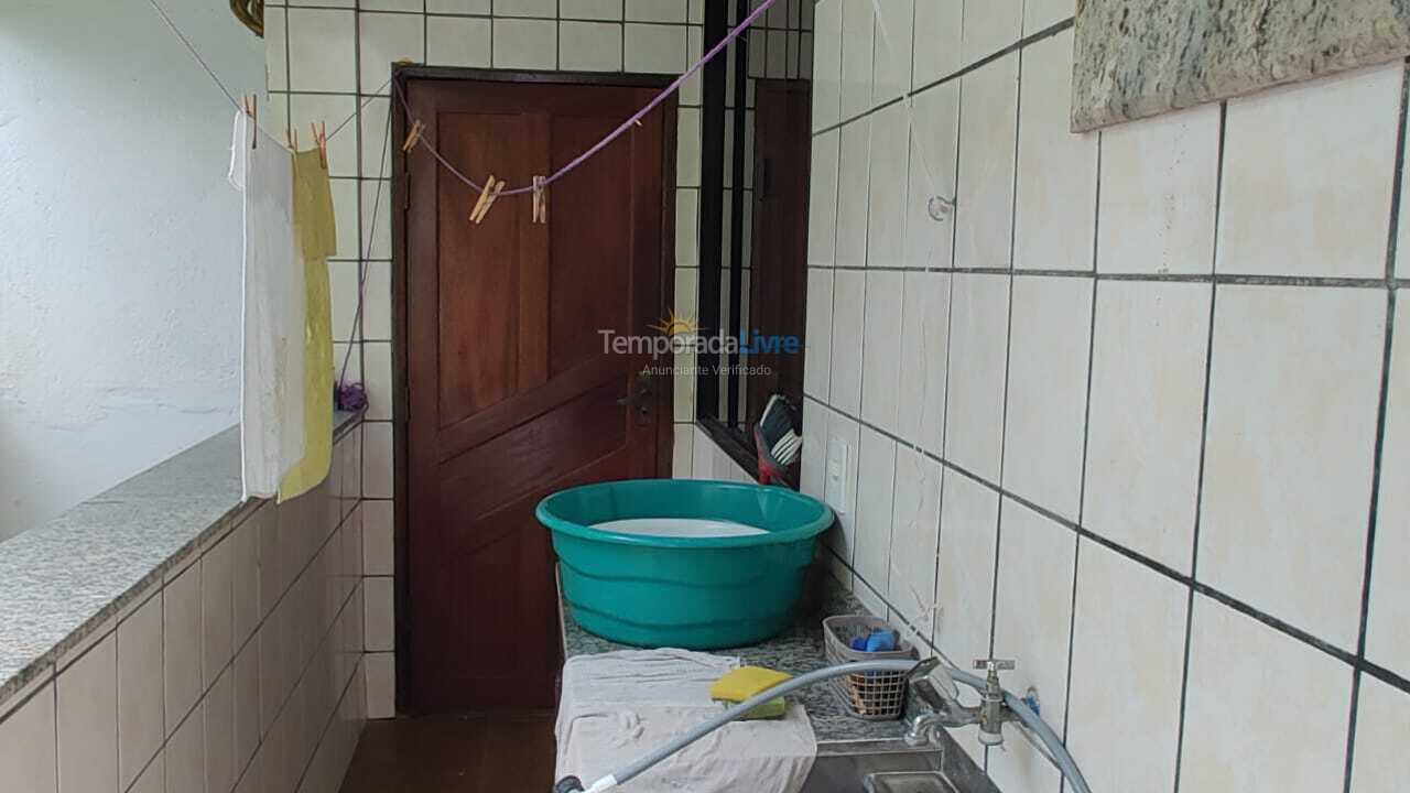 Apartment for vacation rental in Marataizes (Praia Central Frente Para O Mar)