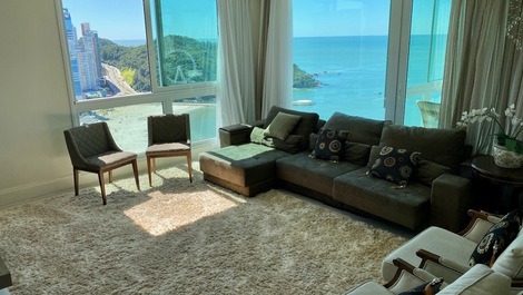 ¡Frente al mar! ¡Lujo En Las Alturas! Maravillosa Vista; Balcón + Barbacoa; 4 Suites