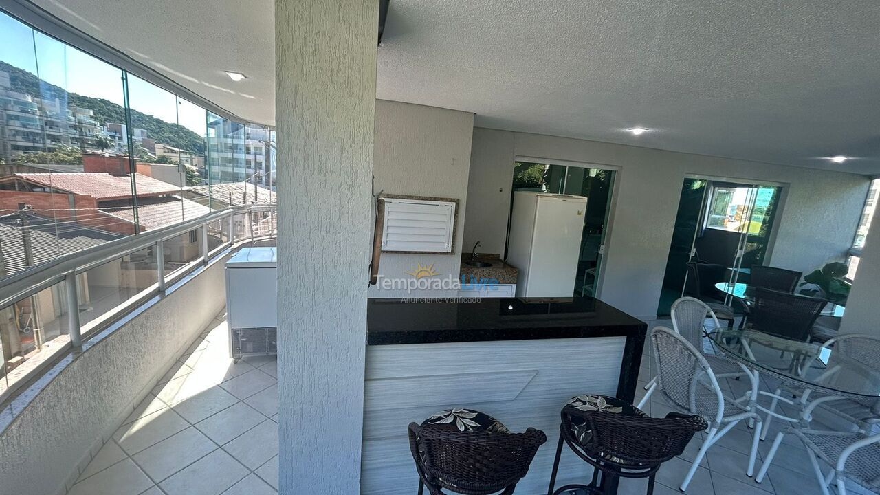 Apartment for vacation rental in Bombinhas (Praia de Bombas)