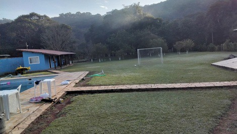 Metade da área da chacara