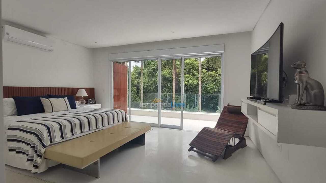 House for vacation rental in São Sebastião (Praia da Baleia)