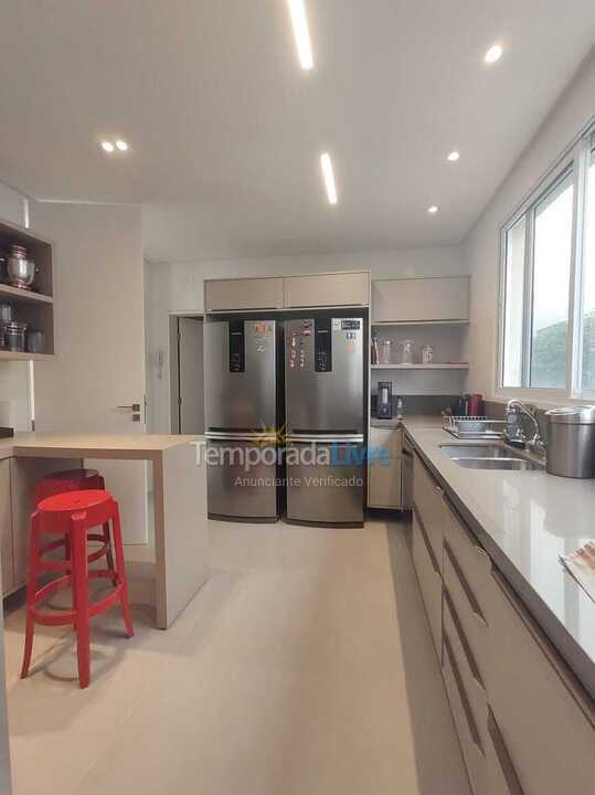 House for vacation rental in São Sebastião (Praia da Baleia)