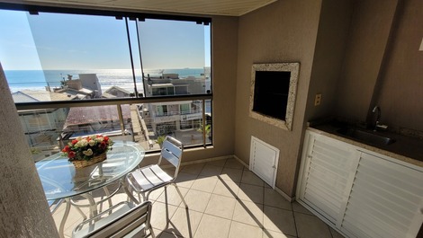 Aproveite o Melhor do Verão com Conforto e Vista Mar! BOMBAS