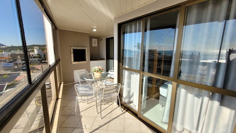 Aproveite o Melhor do Verão com Conforto e Vista Mar! BOMBAS
