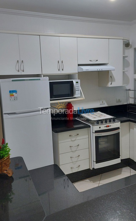 Apartamento para aluguel de temporada em Ubatuba (Praia das Toninhas)