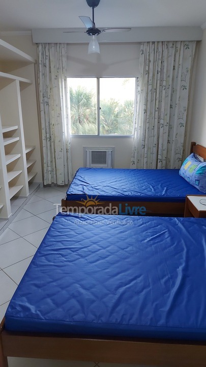 Apartamento para aluguel de temporada em Ubatuba (Praia das Toninhas)