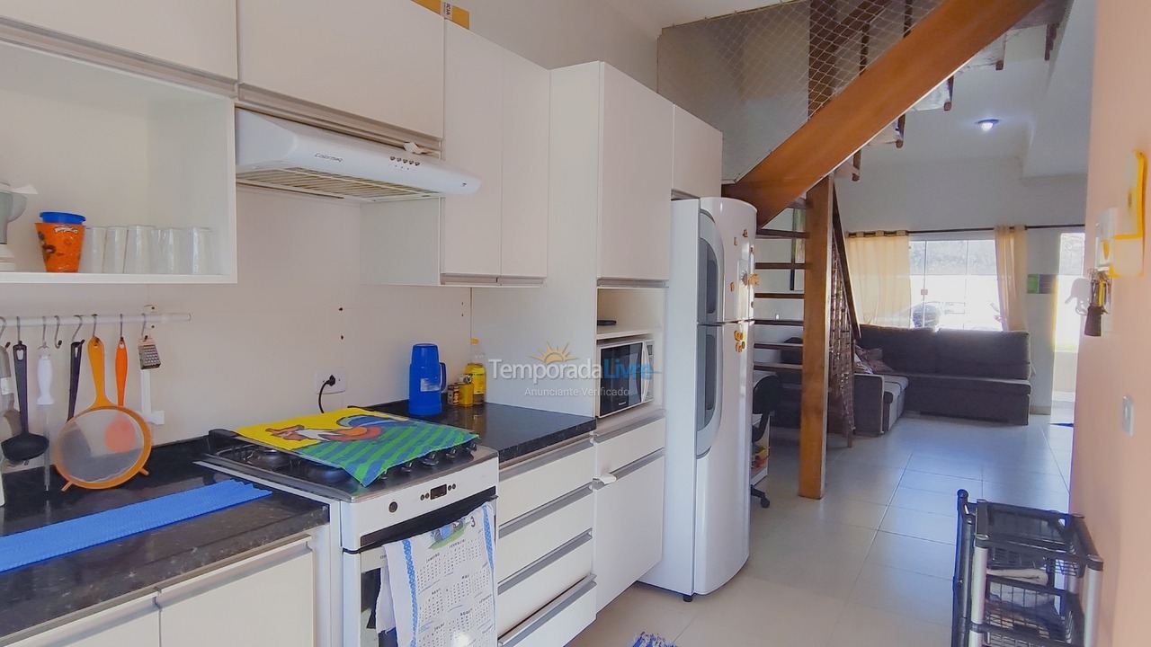 Casa para alquiler de vacaciones em Caraguatatuba (Praia Martim de Sá)