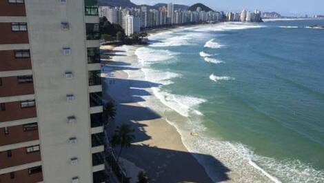 Excelente apartamento, en primera línea de arena, con maravillosas vistas al mar.