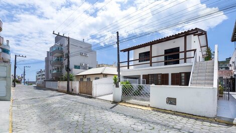 House for rent in Bombinhas - Praia de Bombas