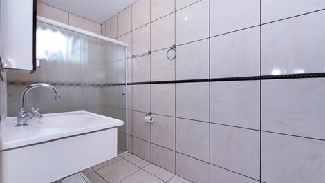 183V - Casa de 05 dormitórios para até 12 pessoas em Ótima...