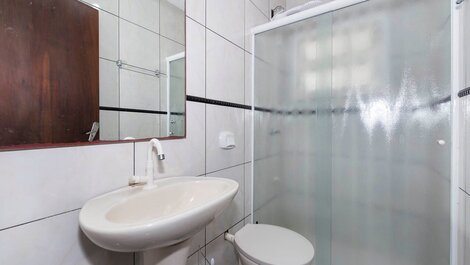 183V - Casa de 05 dormitórios para até 12 pessoas em Ótima...