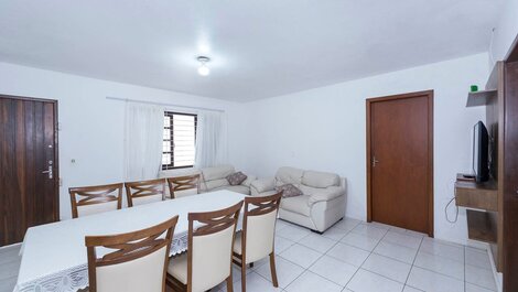 183V - Casa de 05 dormitórios para até 12 pessoas em Ótima...