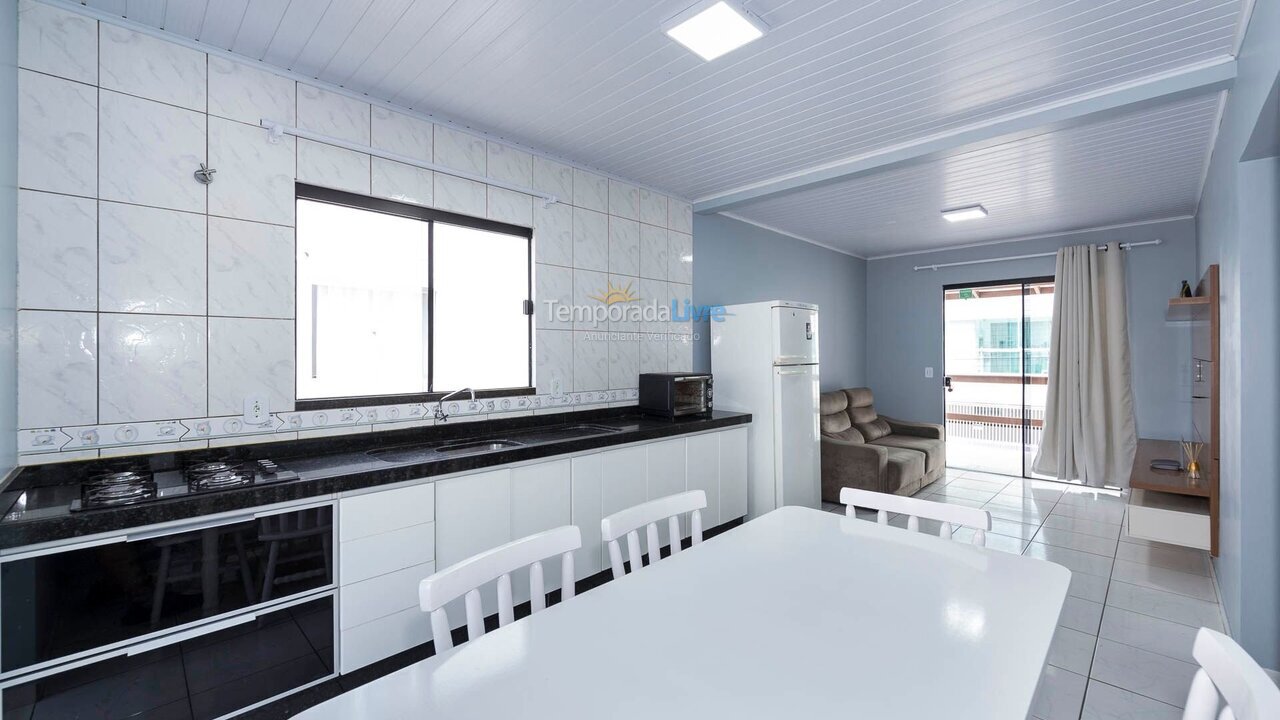 Casa para aluguel de temporada em Bombinhas (Praia de Bombas)