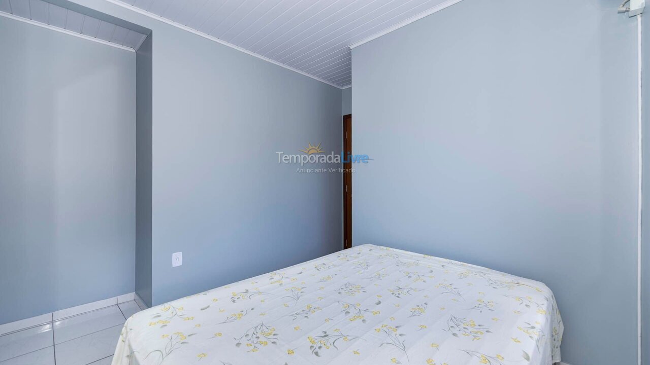 Casa para aluguel de temporada em Bombinhas (Praia de Bombas)