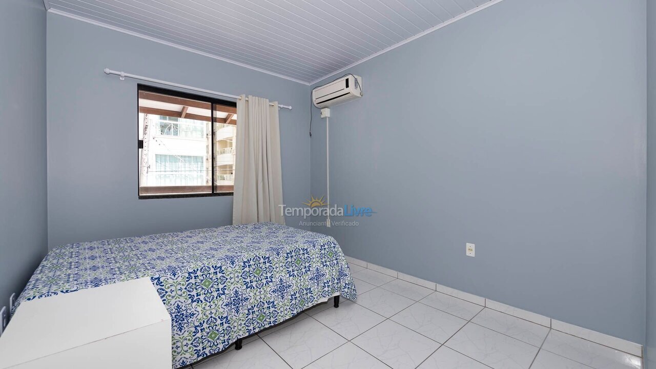 Casa para aluguel de temporada em Bombinhas (Praia de Bombas)