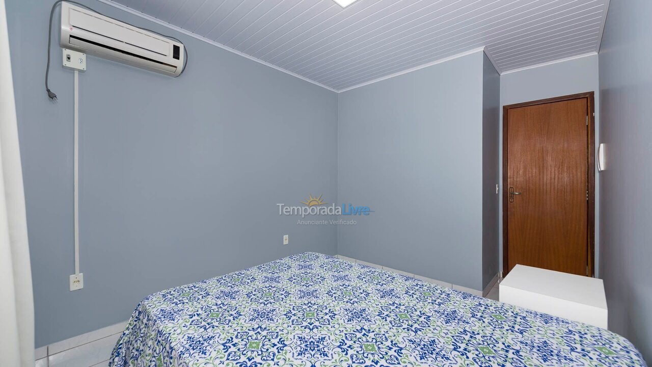 Casa para aluguel de temporada em Bombinhas (Praia de Bombas)