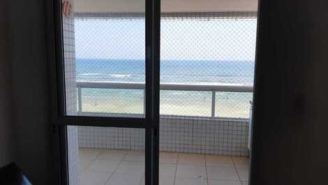 Hermoso Apartamento en la arena con balcón gourmet en Praia Grande