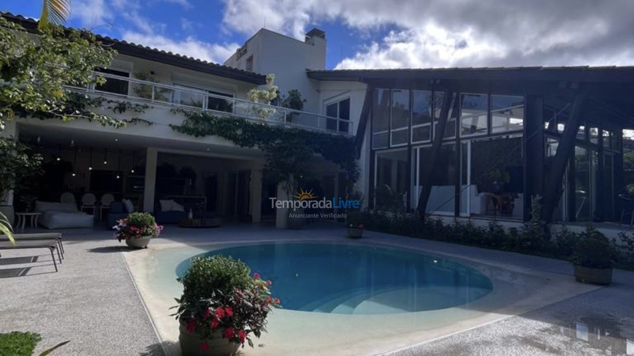 Casa para alquiler de vacaciones em São Sebastião (Praia da Baleia)