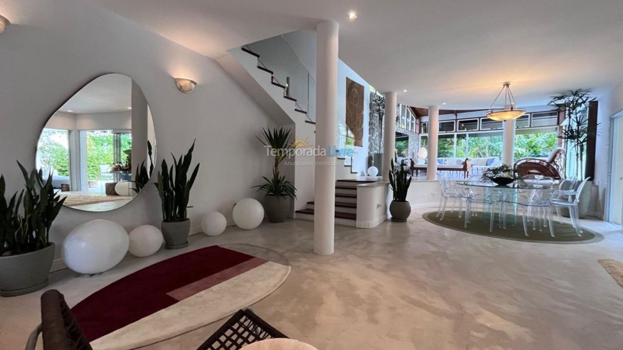 Casa para alquiler de vacaciones em São Sebastião (Praia da Baleia)