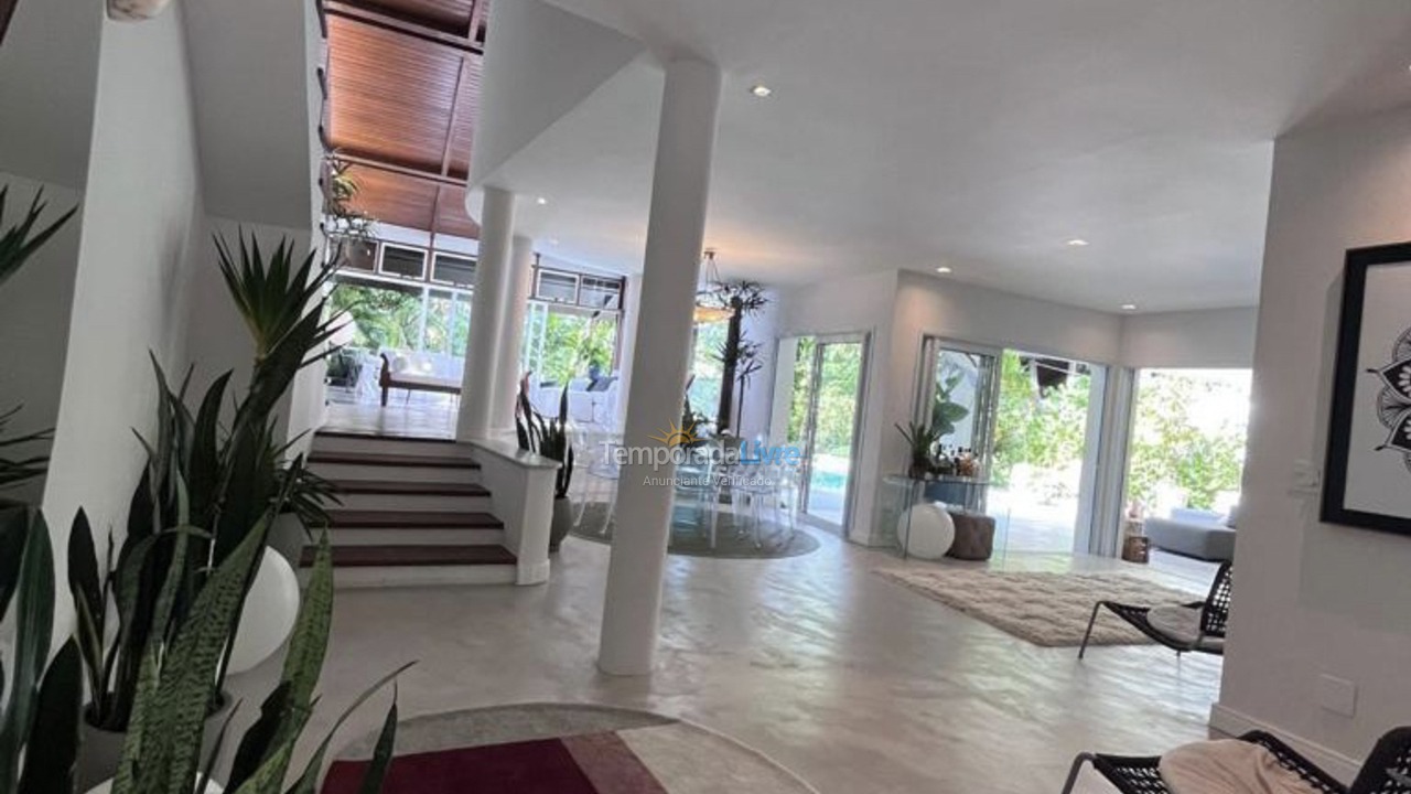 Casa para alquiler de vacaciones em São Sebastião (Praia da Baleia)