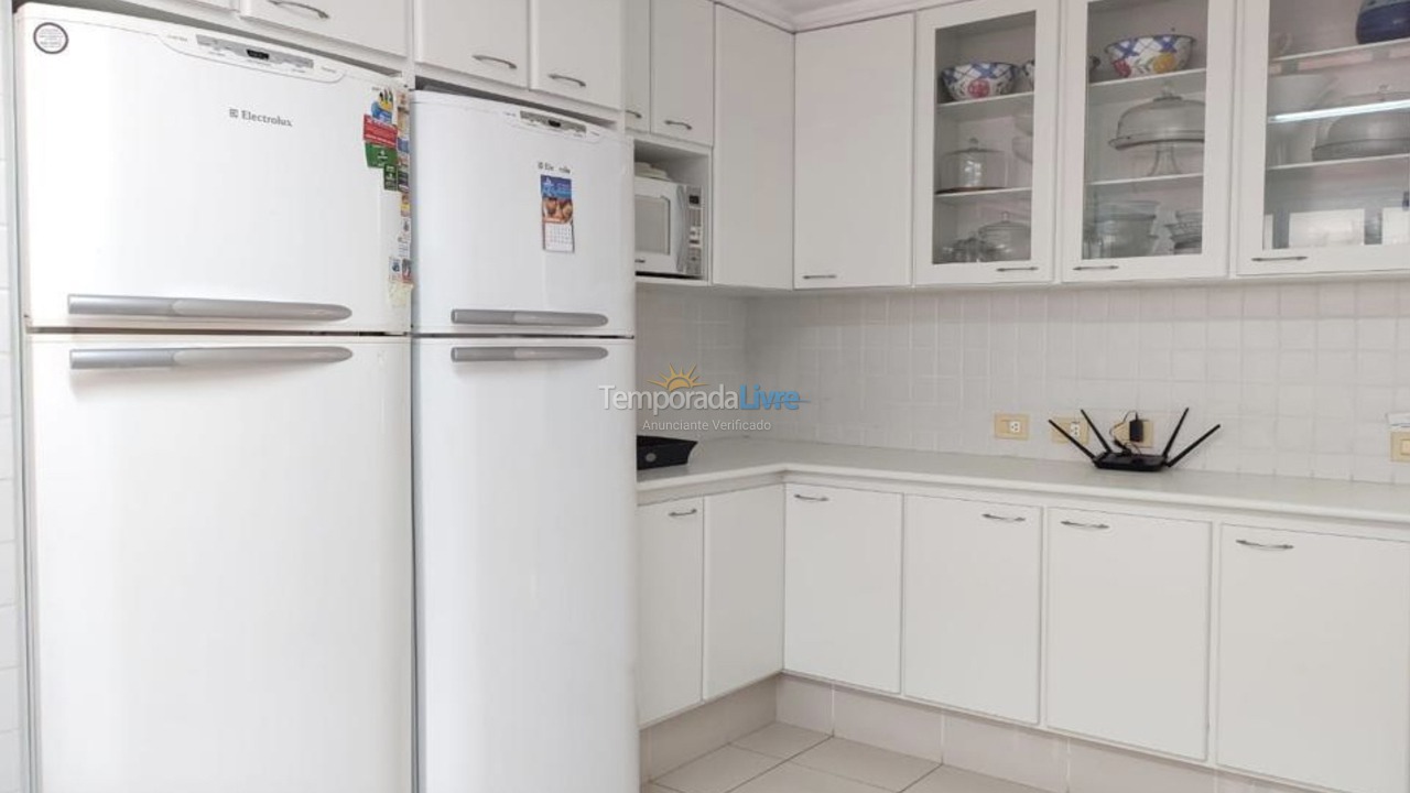 Casa para aluguel de temporada em São Sebastião (Praia da Baleia)