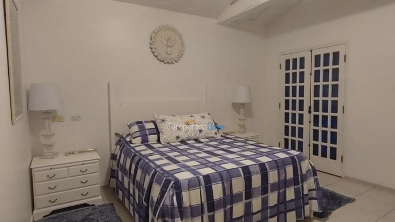 Casa para aluguel de temporada em São Sebastião (Praia da Baleia)