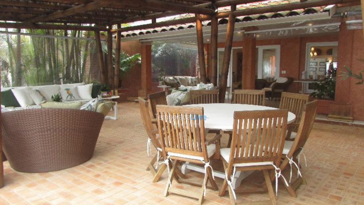 Casa para aluguel de temporada em São Sebastião (Praia da Baleia)