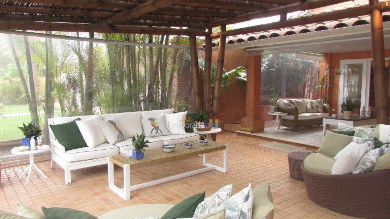 Casa para aluguel de temporada em São Sebastião (Praia da Baleia)