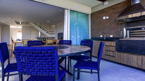 Área gourmet com churrasqueira