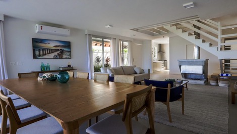 Sala de jantar de outro ângulo