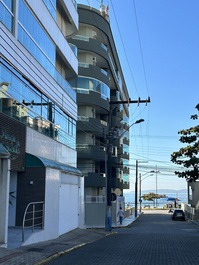 EXCELENTE 3 SUÍTES A 100m DA PRAIA